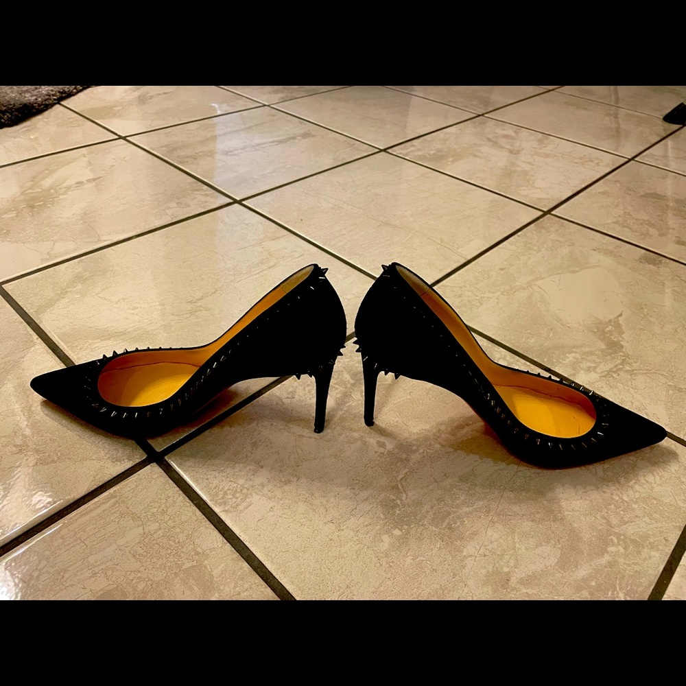 Black Suede Anajalina’s